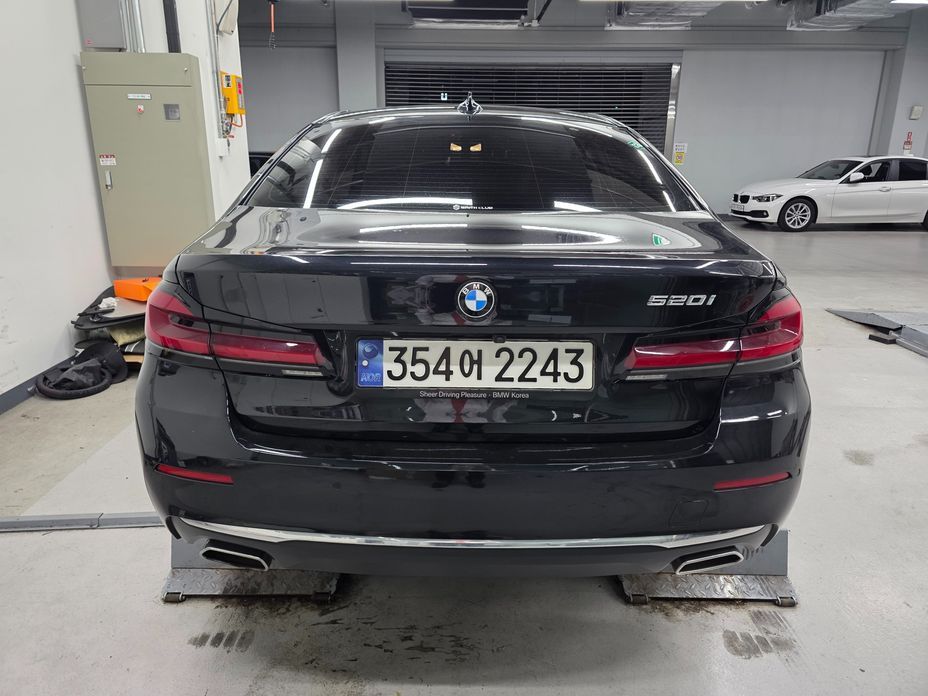 BMW 5-Series 2022