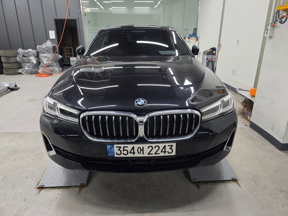 BMW 5-Series 2022