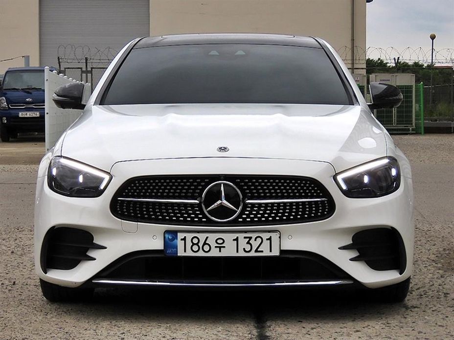 Mercedes-Benz E-Class 2023