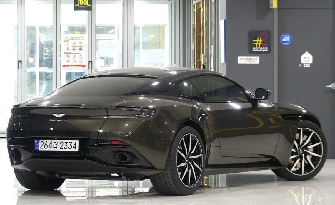 Astonmartin DB11 2020