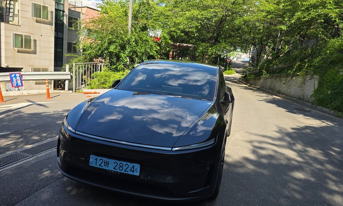 Tesla Model Y 2025