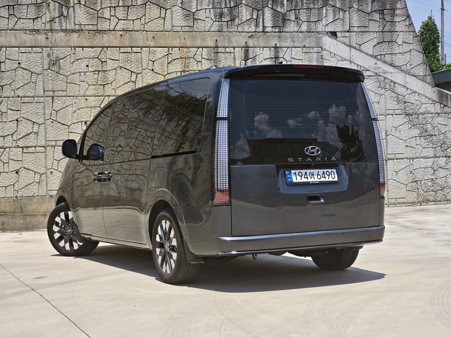 Hyundai Staria 2023
