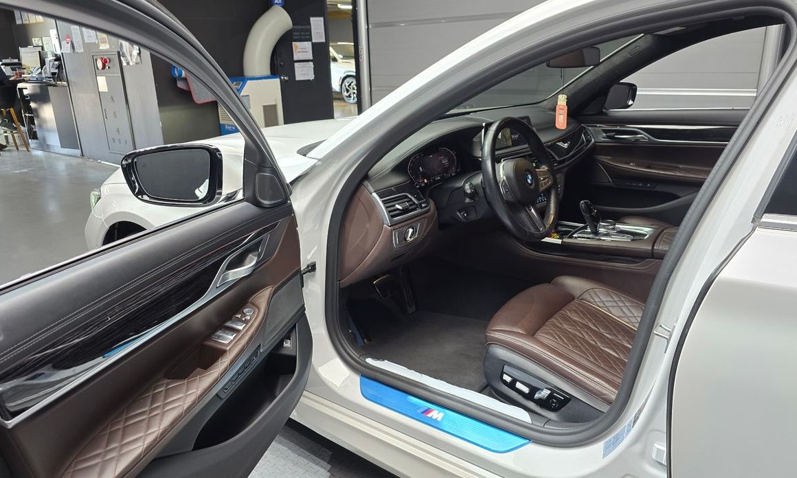 BMW 7-Series 2021