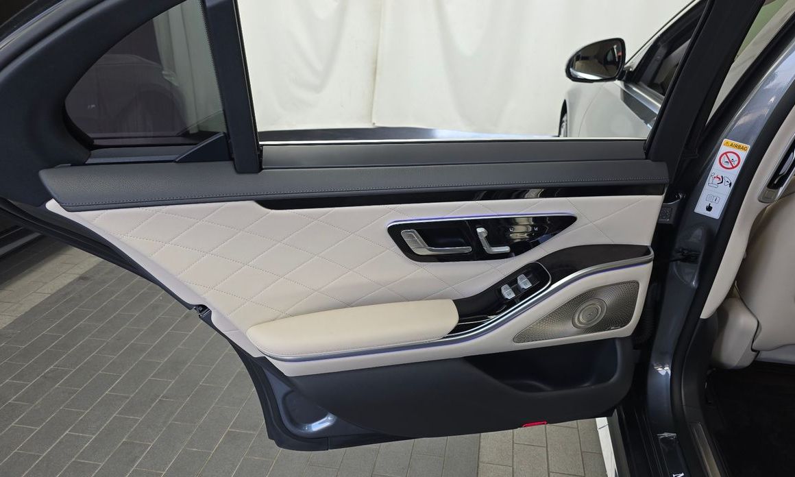 Mercedes-Benz S-Class 2023