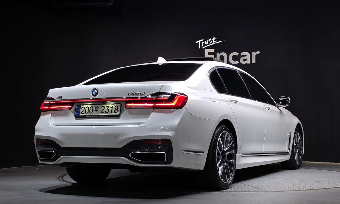 BMW 7-Series 2021