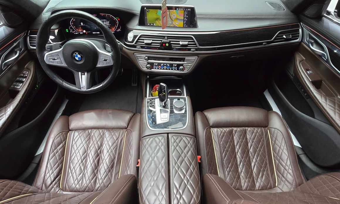 BMW 7-Series 2021