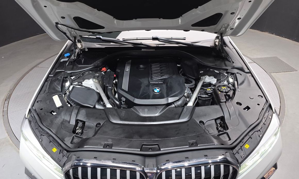 BMW 7-Series 2021