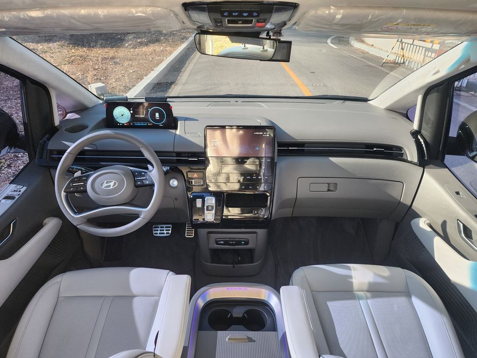 Hyundai Staria 2025