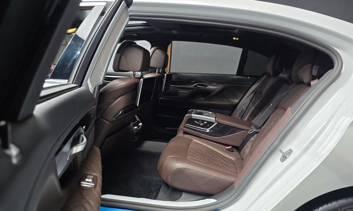 BMW 7-Series 2021