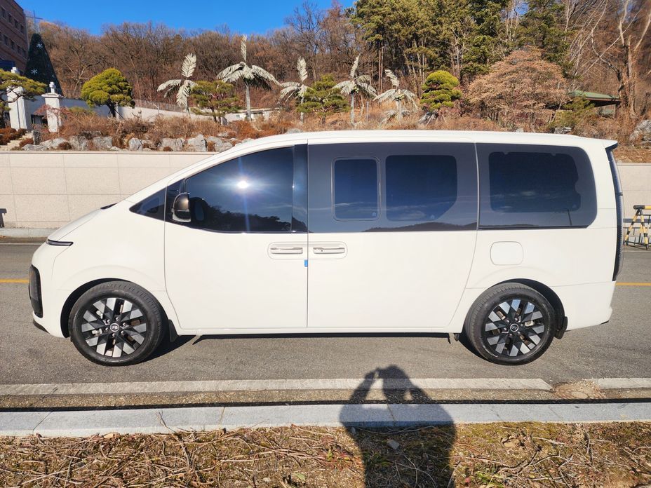 Hyundai Staria 2025
