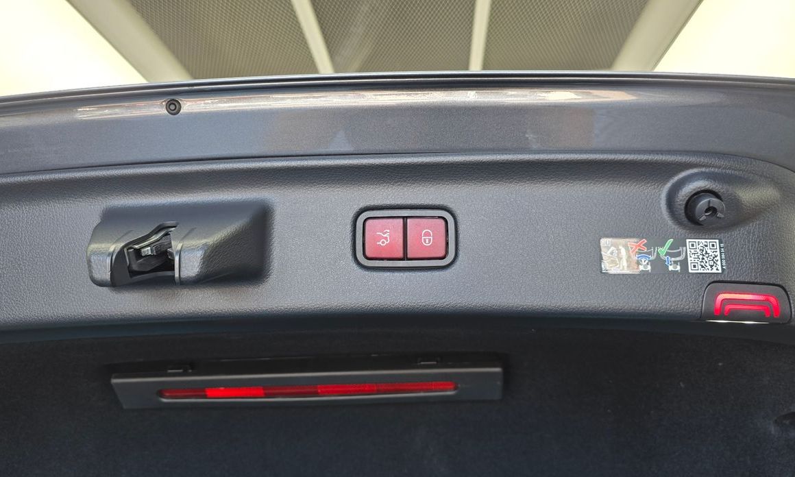 Mercedes-Benz S-Class 2023