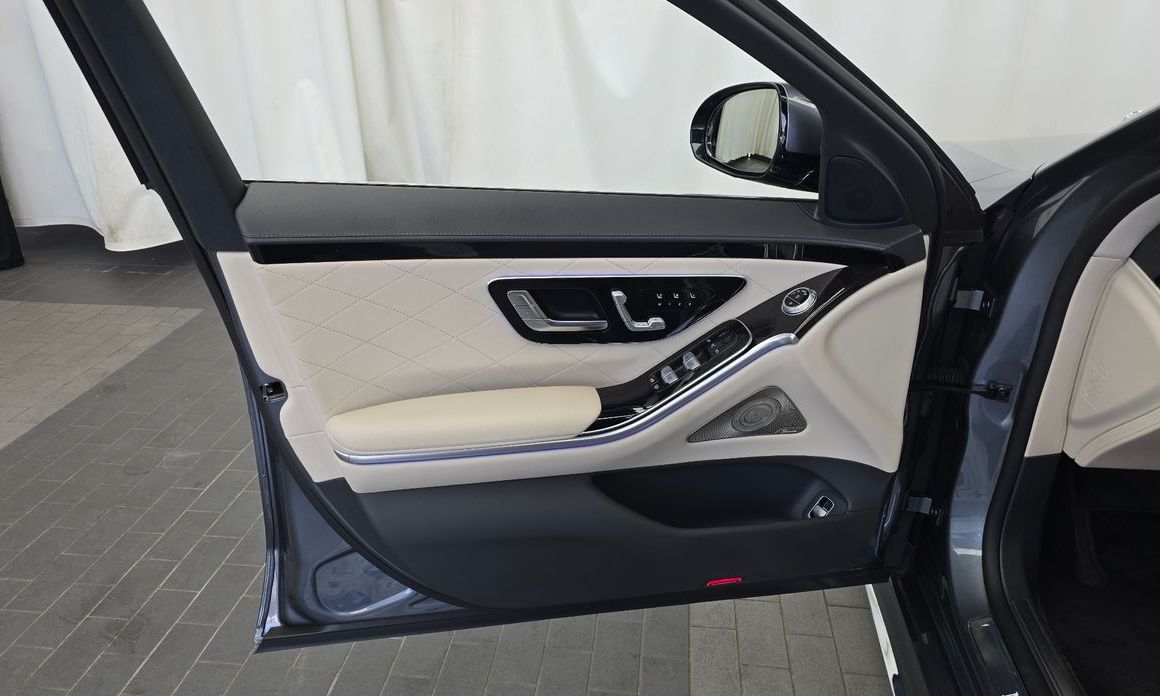 Mercedes-Benz S-Class 2023
