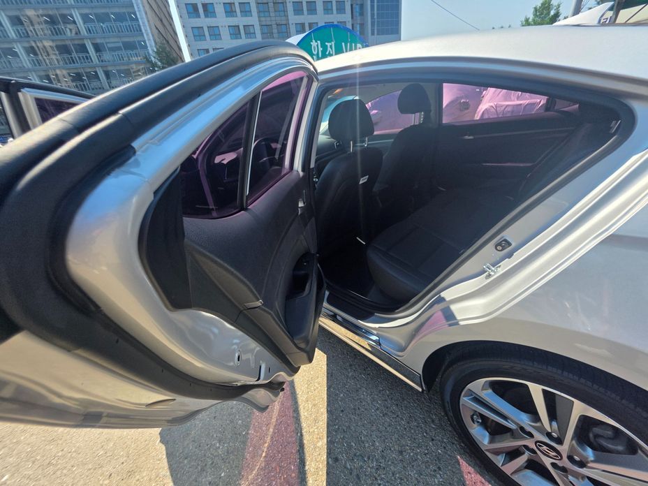Hyundai AVANTE 2018