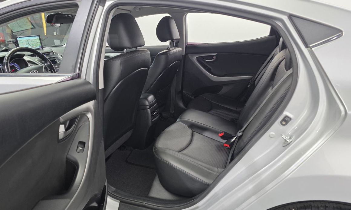 Hyundai AVANTE 2015