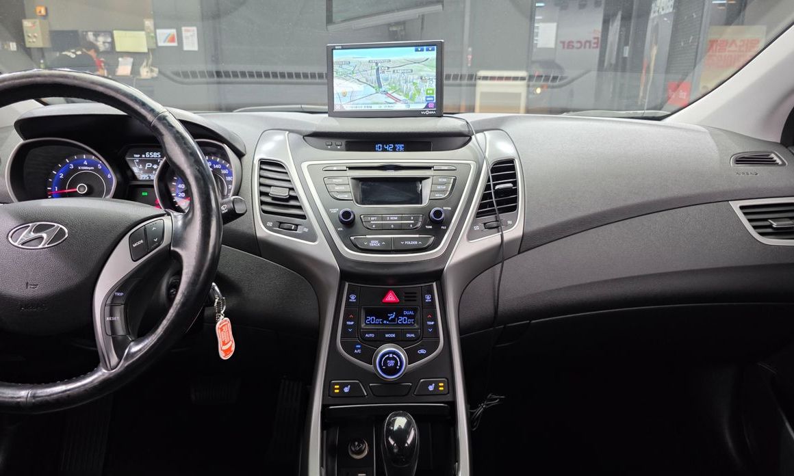 Hyundai AVANTE 2015