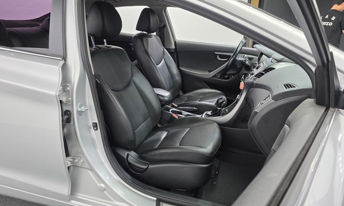 Hyundai AVANTE 2015