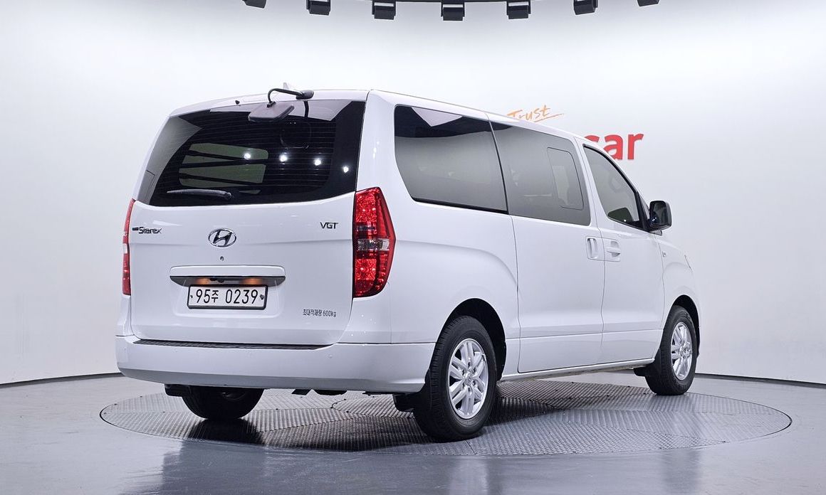 Hyundai Starex 2021