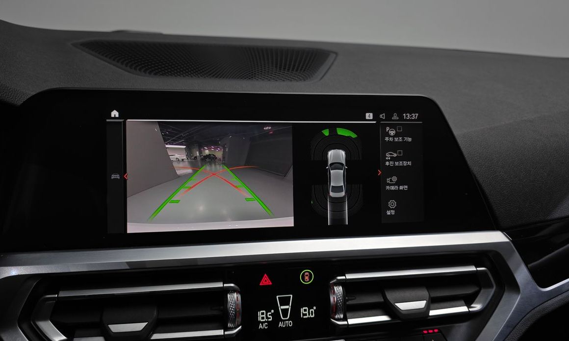 BMW 3-Series 2021