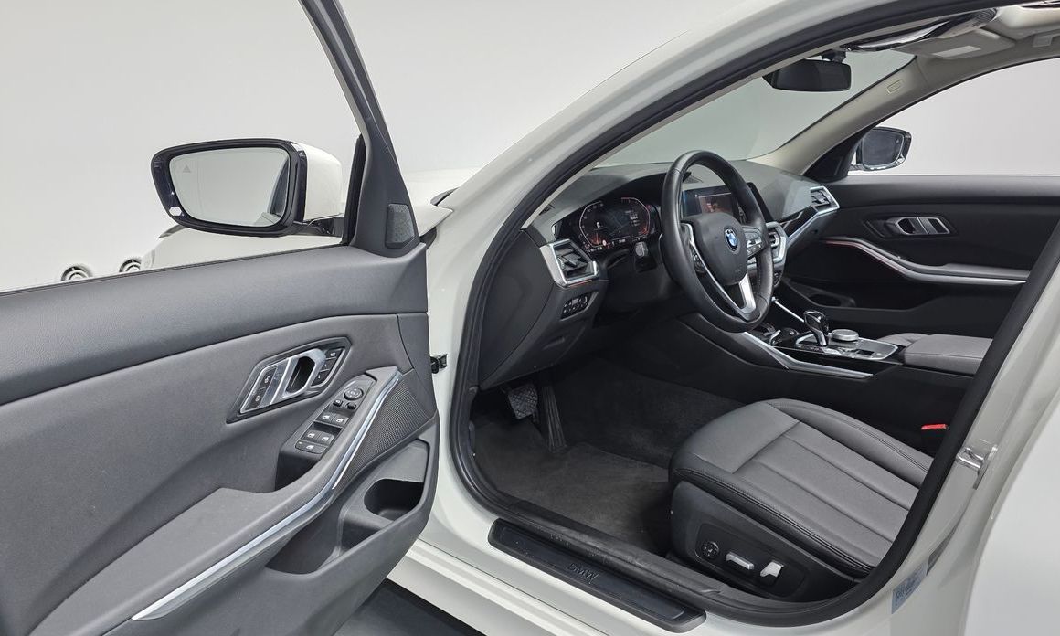 BMW 3-Series 2021