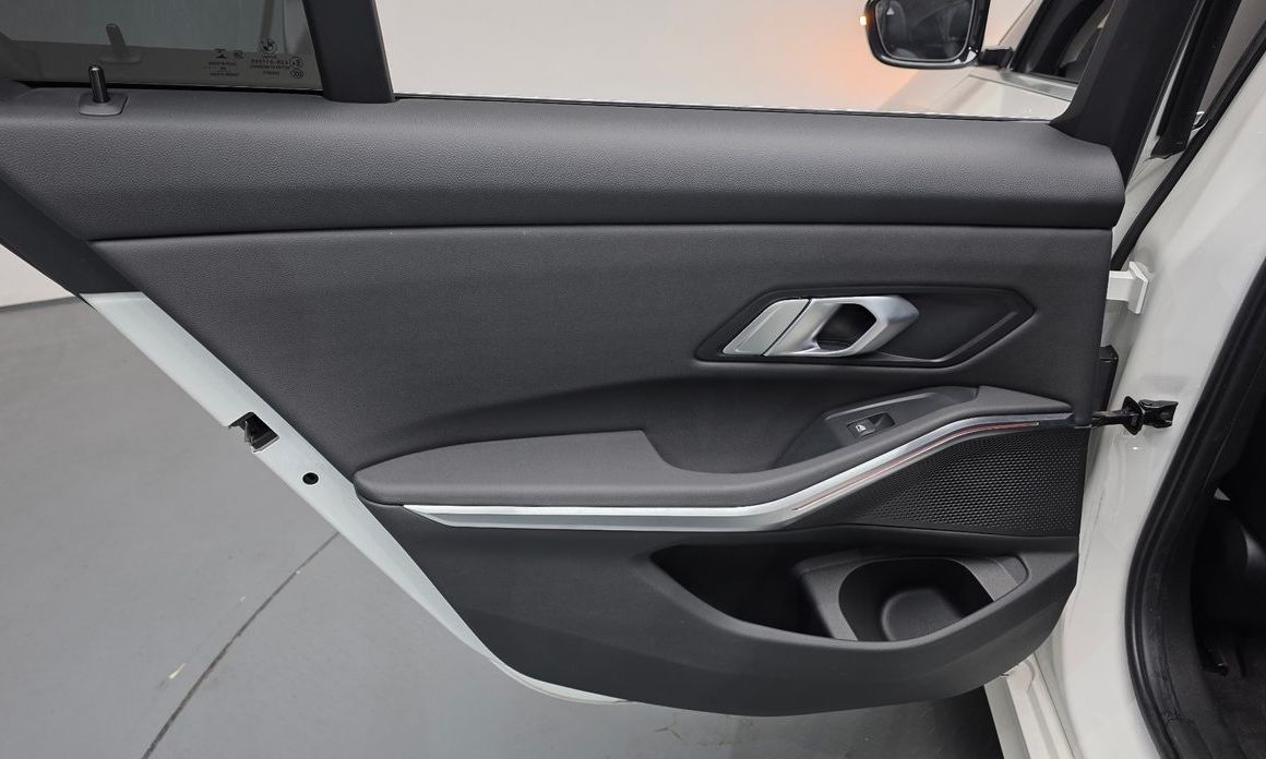 BMW 3-Series 2021