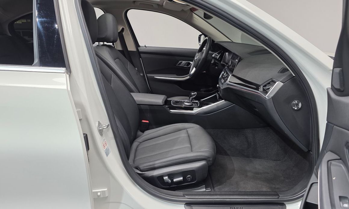 BMW 3-Series 2021