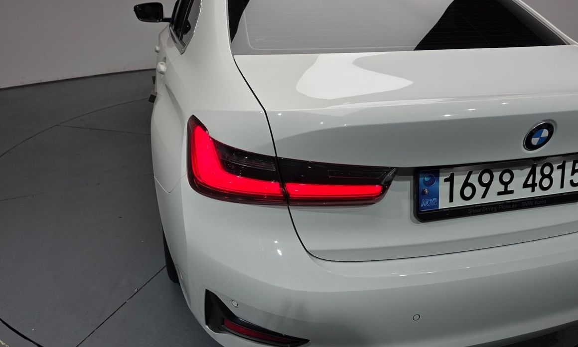 BMW 3-Series 2021