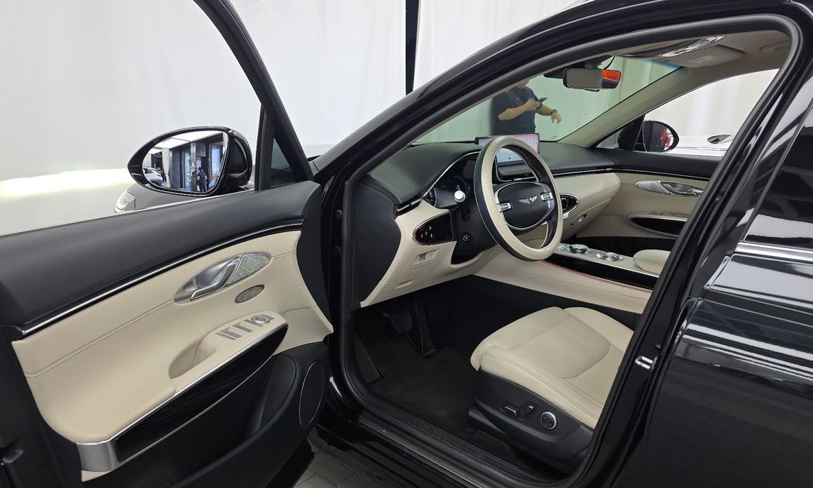 Genesis GV70 2023