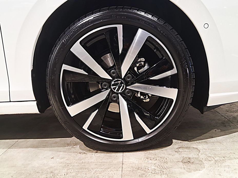 Volkswagen Golf 2025