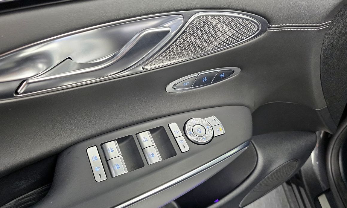 Genesis GV70 2023