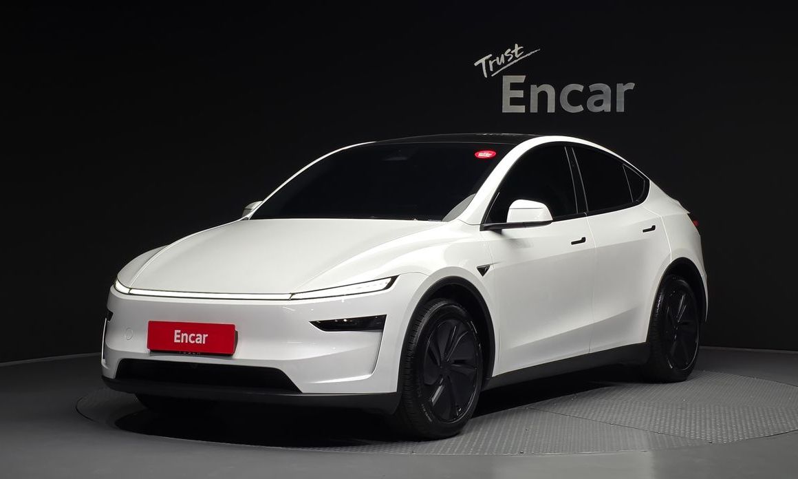 Tesla Model Y 2025