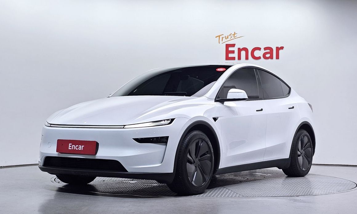 Tesla Model Y 2025