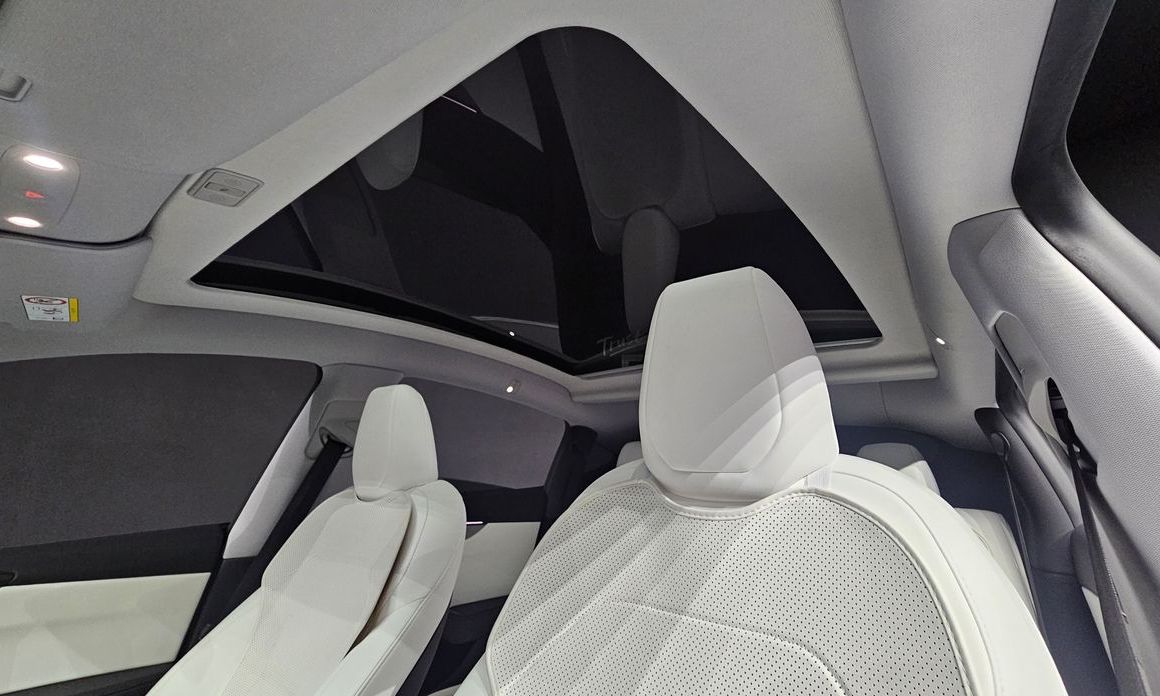 Tesla Model Y 2025