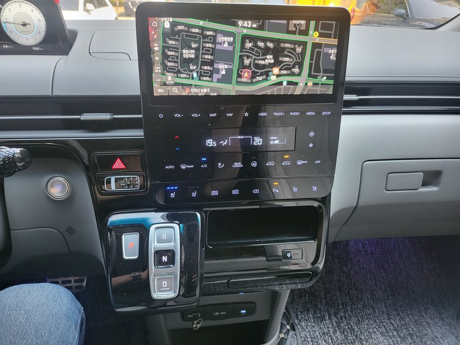 Hyundai Staria 2025