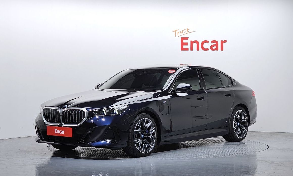 BMW 5-Series 2024
