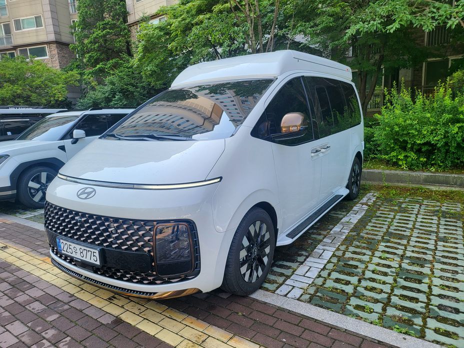 Hyundai Staria 2025