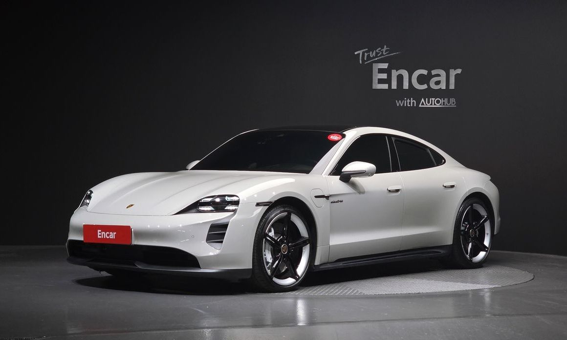 Porsche Taycan 2024