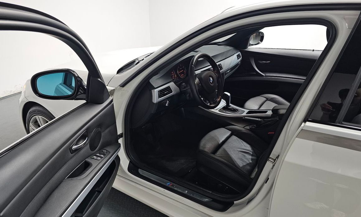 BMW 3-Series 2011