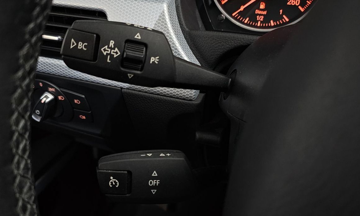 BMW 3-Series 2011