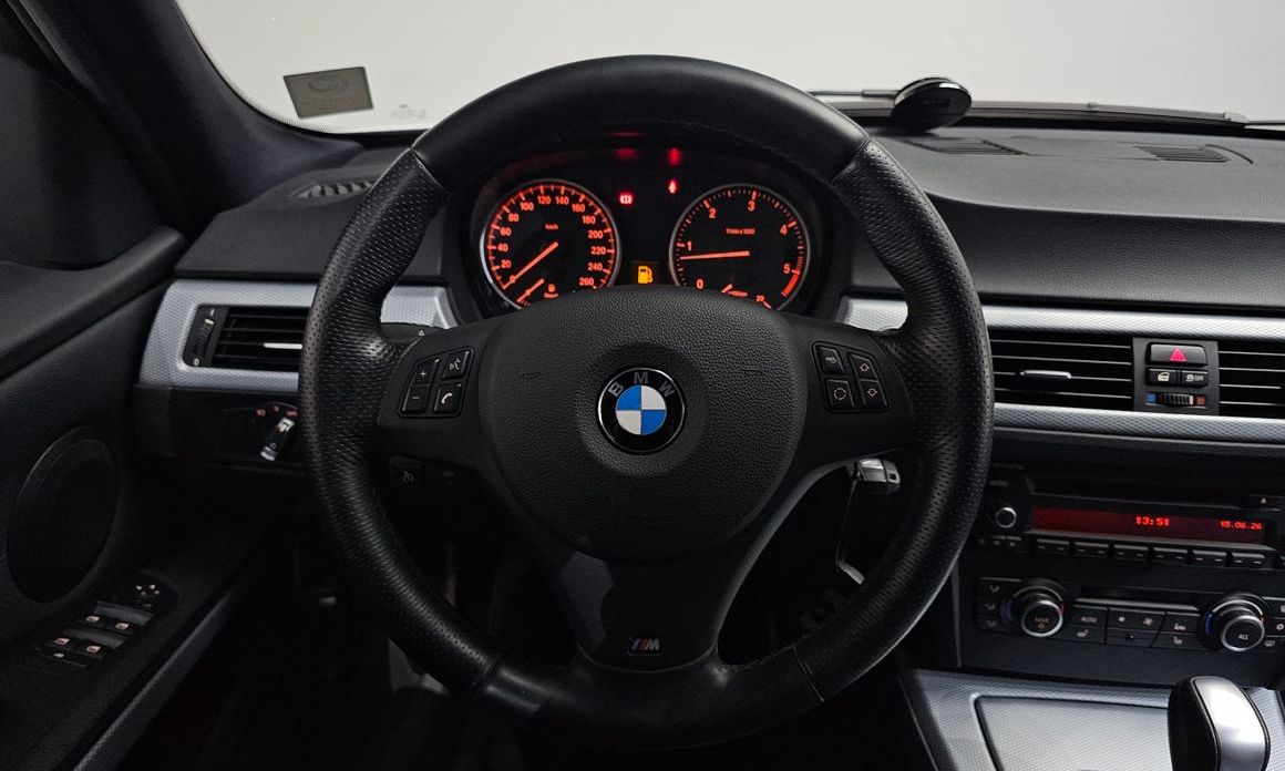 BMW 3-Series 2011
