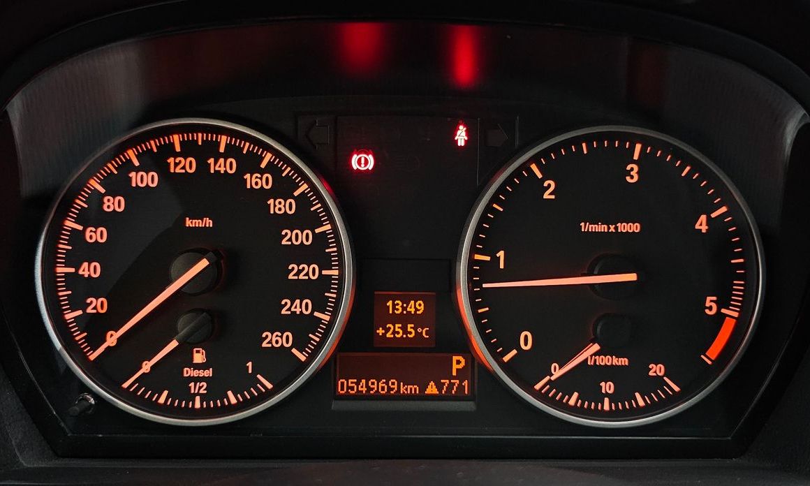 BMW 3-Series 2011