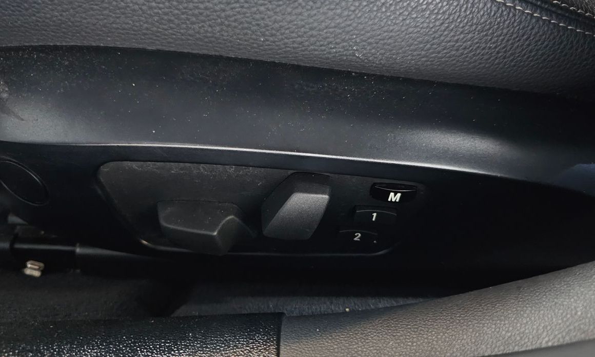 BMW 3-Series 2011