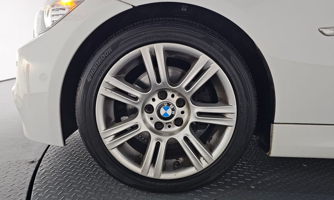 BMW 3-Series 2011
