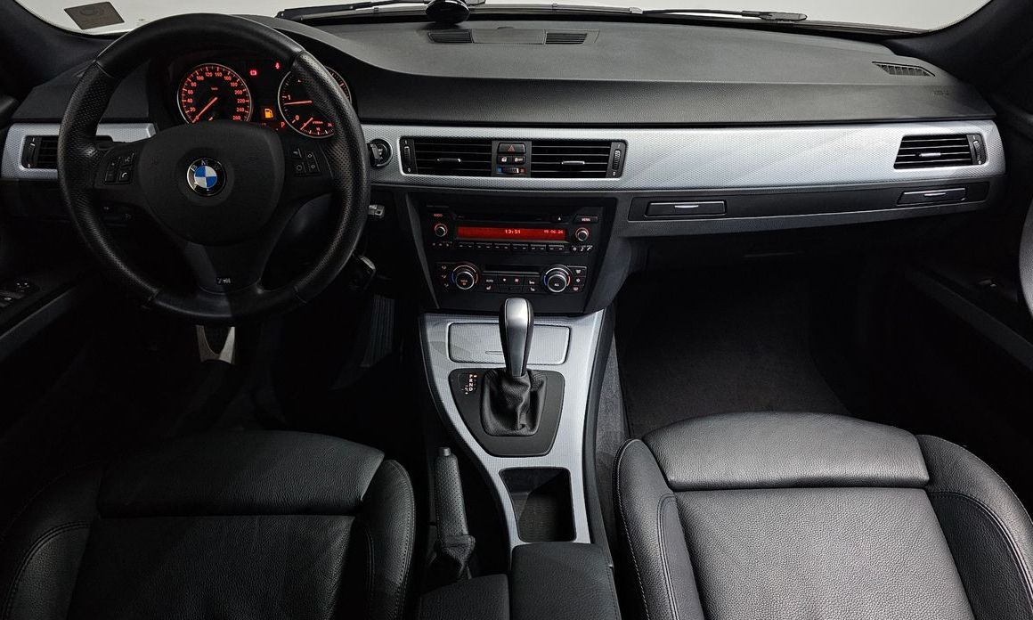 BMW 3-Series 2011