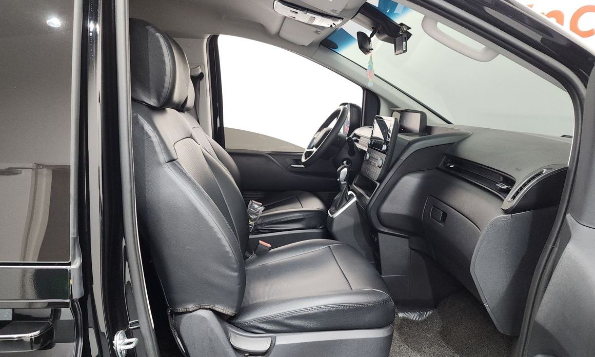 Hyundai Staria 2025