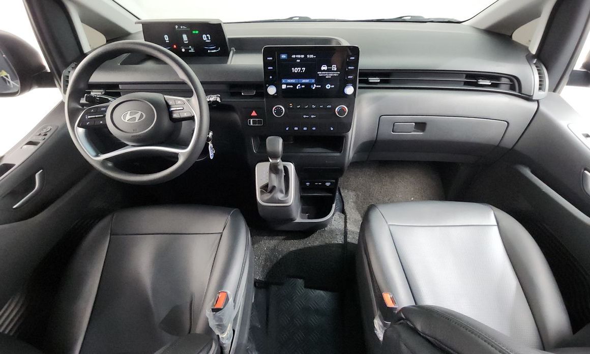 Hyundai Staria 2025
