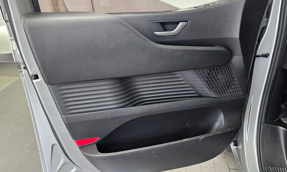 Hyundai Staria 2024
