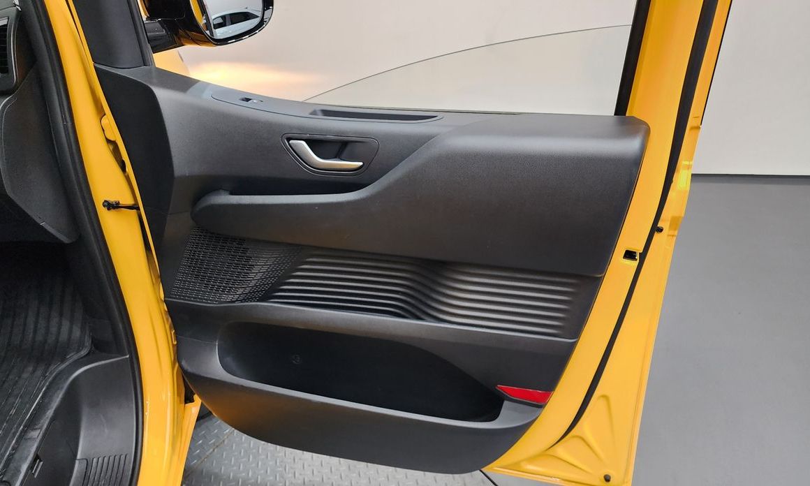 Hyundai Staria 2025