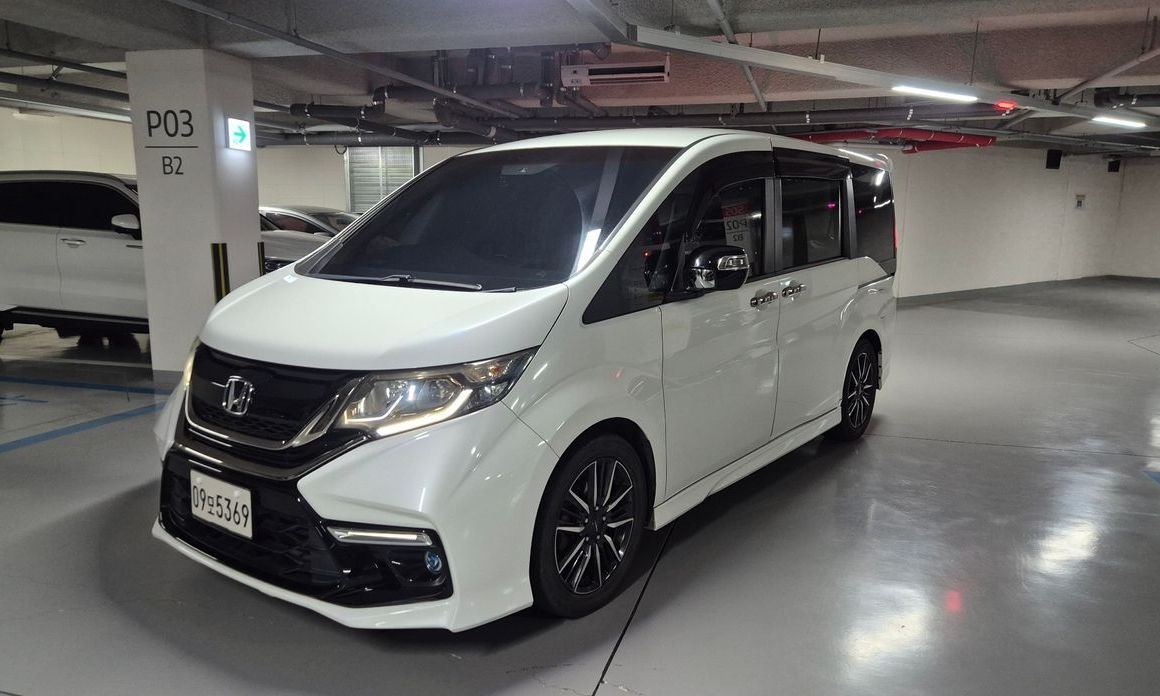 Honda Stepwgn 2016