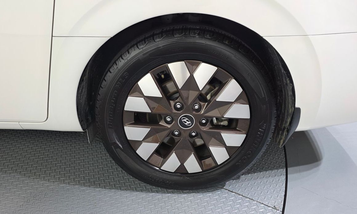 Hyundai Staria 2024