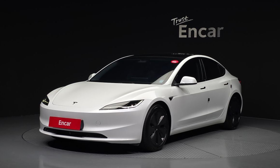 Tesla Model 3 2024